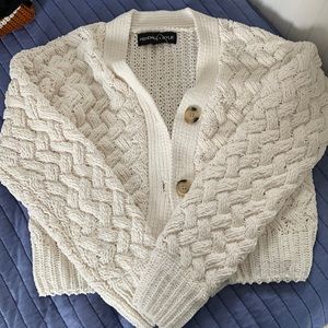 Kendall and Kylie cozy cropped cardigan. Cream/White, size Small.
